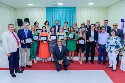  (<a class="download" href="https://www.santaleopoldina.es.leg.br/institucional/fotos/sessao-solene-2023/agraciados-1/at_download/image">Download</a>)