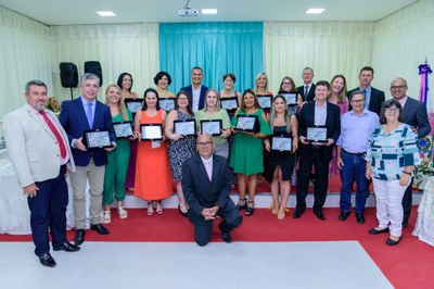  (<a class="download" href="https://www.santaleopoldina.es.leg.br/institucional/fotos/sessao-solene-2023/agraciados.jpg/at_download/image">Download</a>)